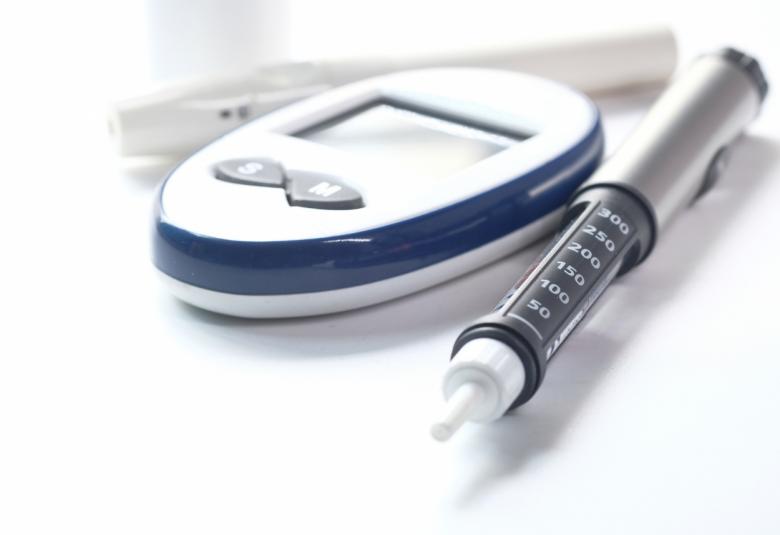 Weekly insulin helps patients with type 2 diabetes achieve similar blood sugar control to daily insulin
