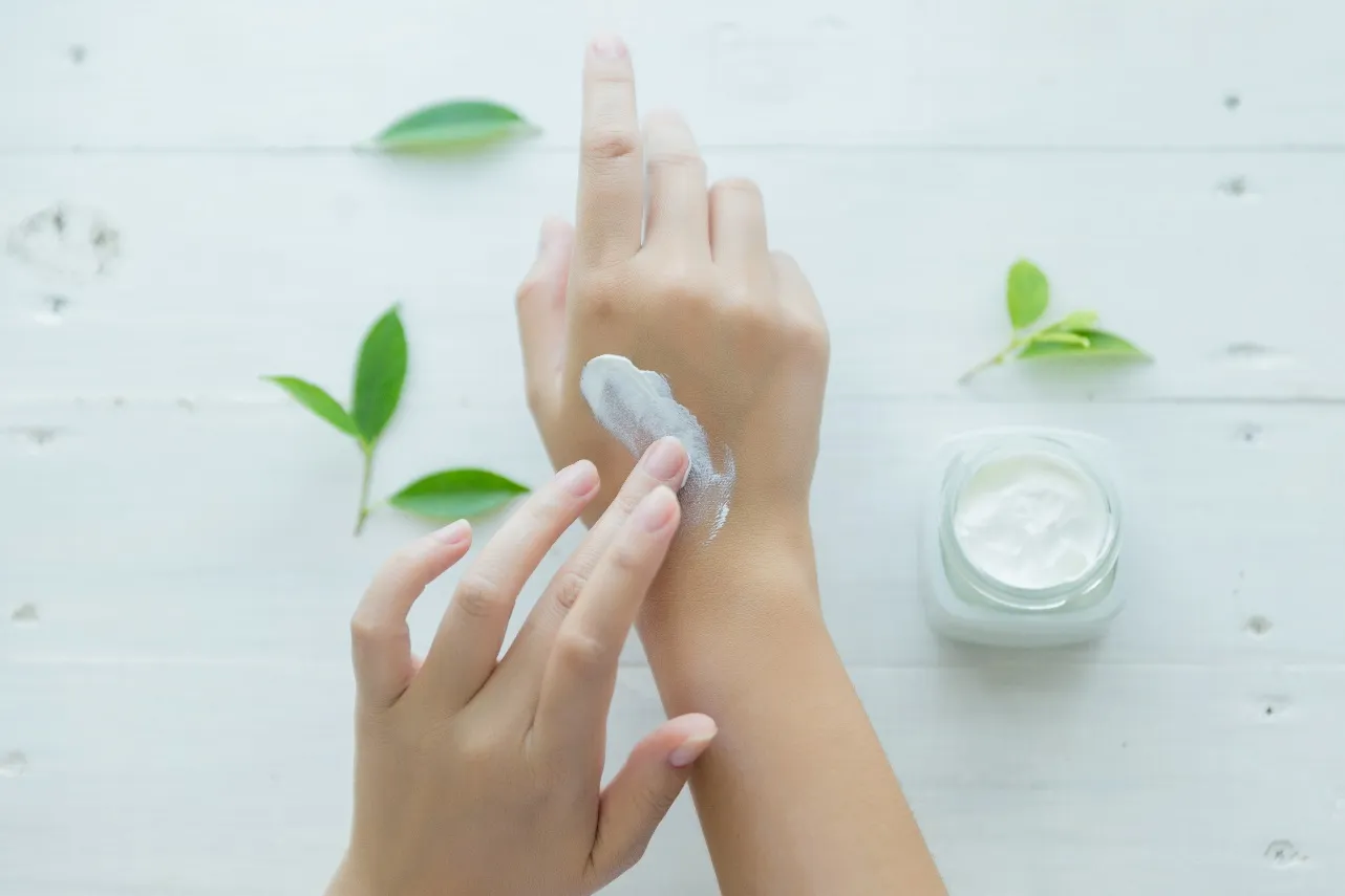 Ethyl hexyl glycerin in cosmetics and personal care products