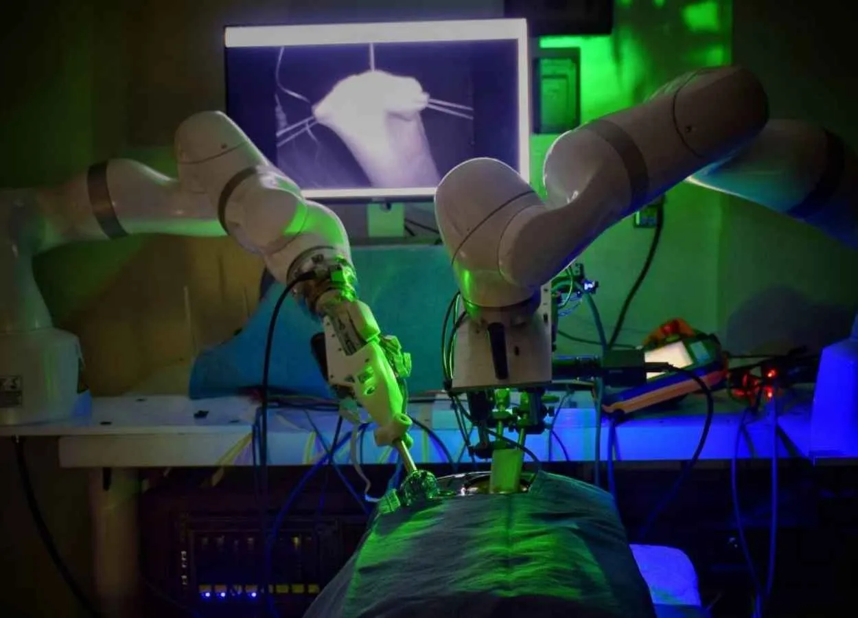 Robot performs first laparoscopic surgery without human help