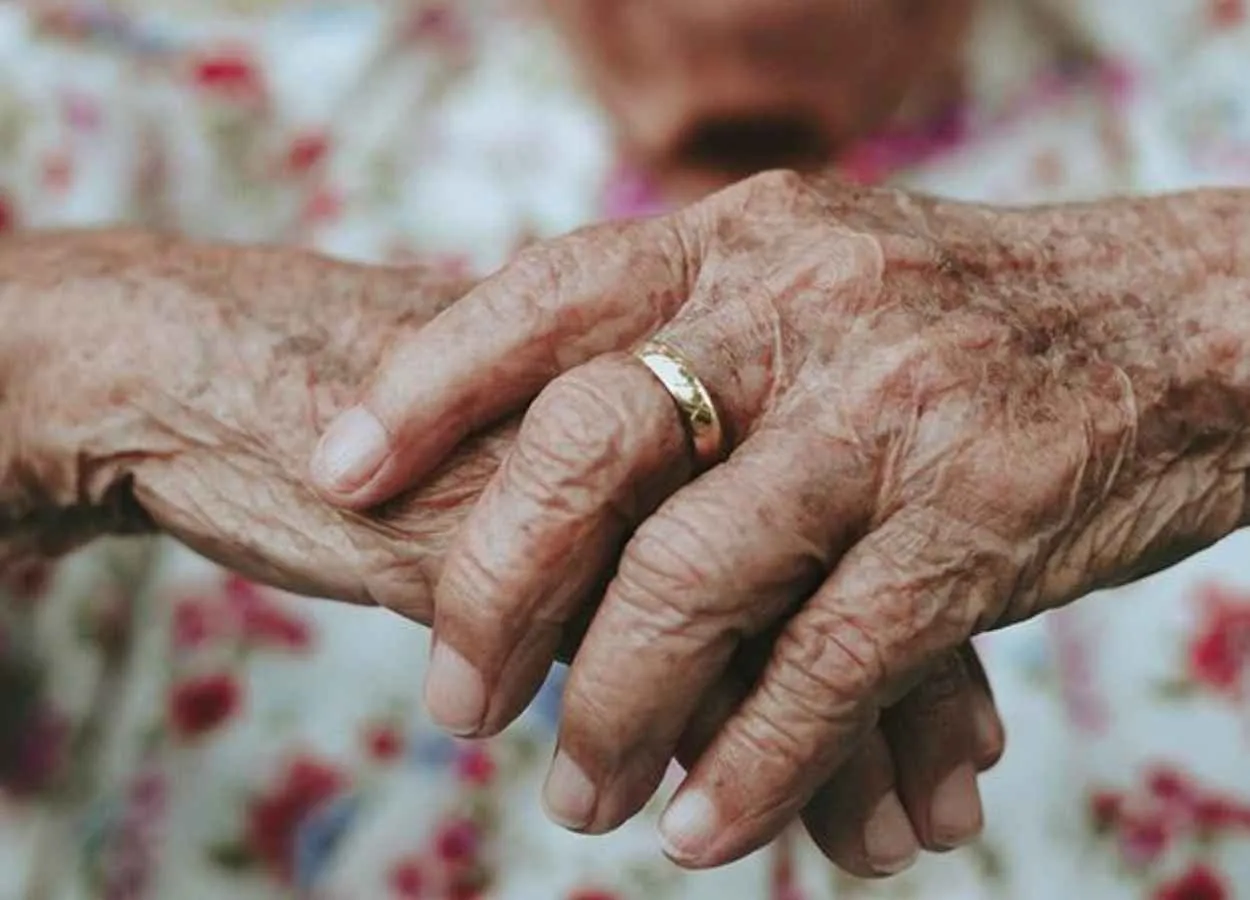 Scientists detect dementia signs as early as nine years ahead of diagnosis